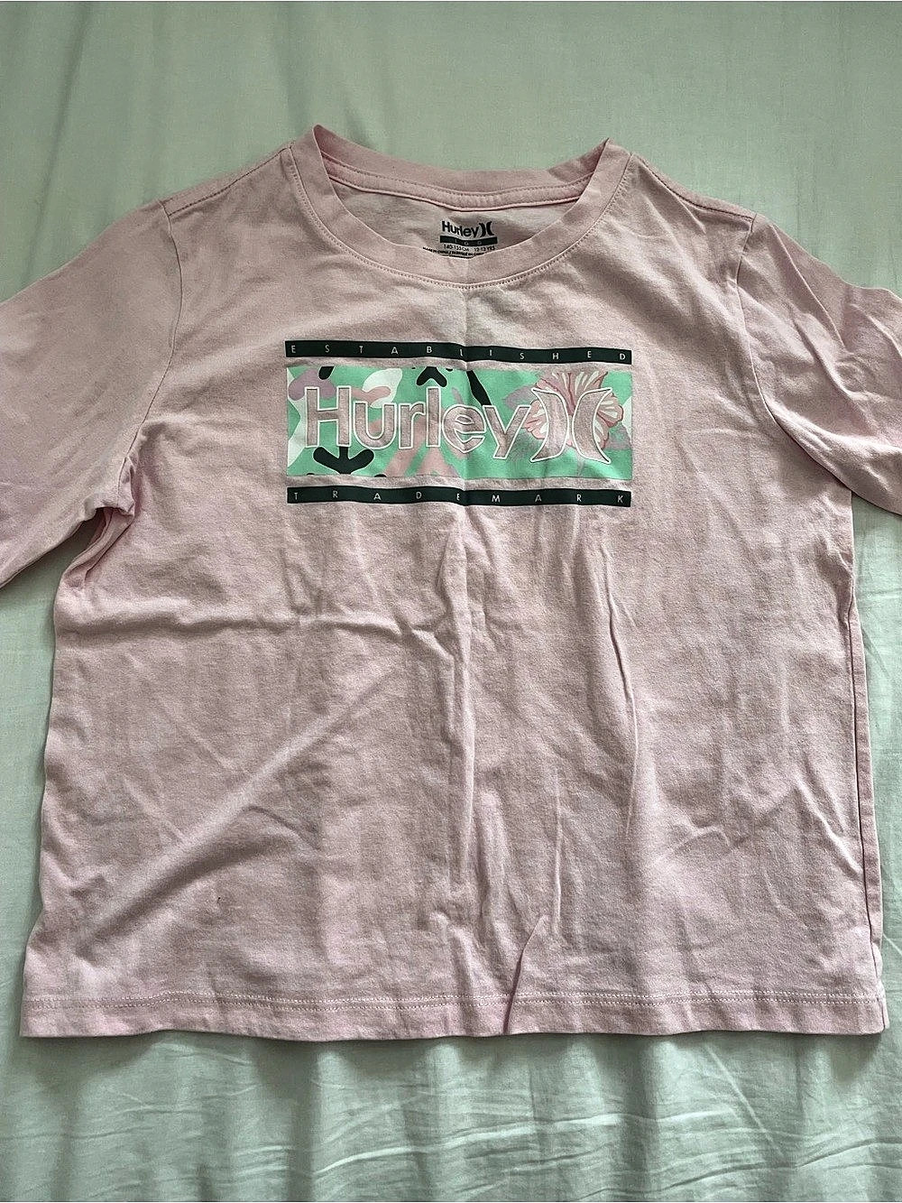 Hurley Girls Long Sleeve Graphic Tee in Pink Size 12-13Y